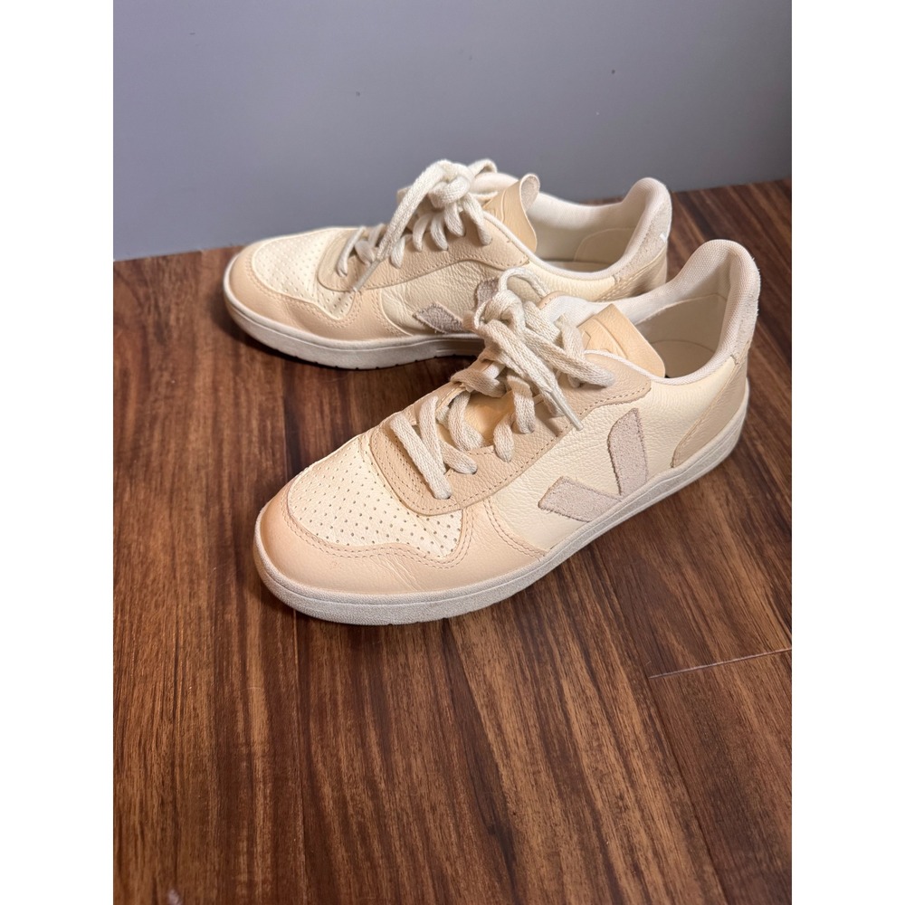Veja V-10 Cream Beige Low Top Trainers Sneakers Womens Size 6‎